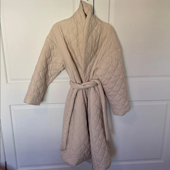 Quilted Cream Long Puffer Jacket Modern Citizen - Picture 1 of 9